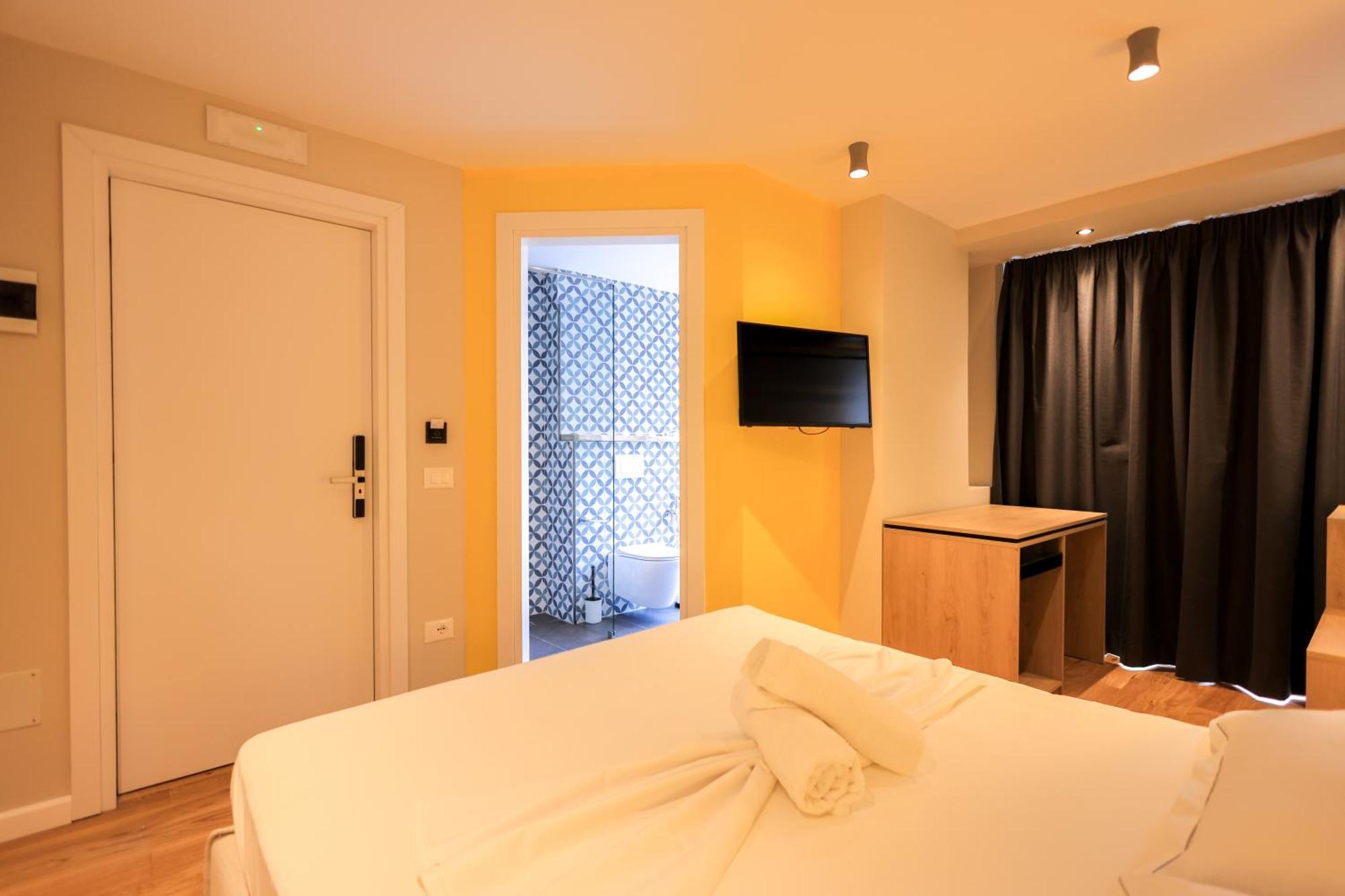 Grandstay Studios Durrës Esterno foto
